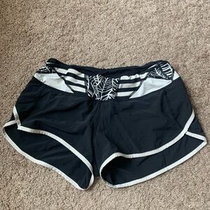 Lululemon Low Rise Speed Up Shorts